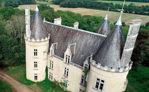 Imagen del castillo más encantado de Francia (Crédito: https://www.fougeret.com/en)