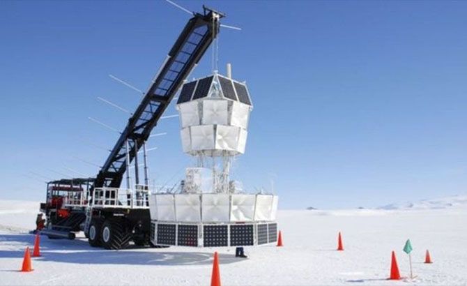 El proyecto ANITA busca en la Antártica neutrinos de altas energías