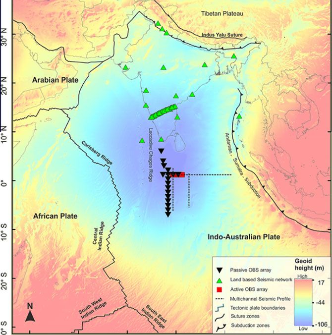 Situacion del Geoide bajo el océano