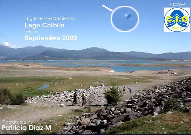 Imagen de un ovni sobre el lago Colbún en septiembre de 2009 (c) CEFAA