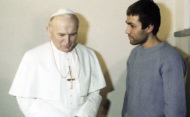 Juan Pablo II con Ali Agca