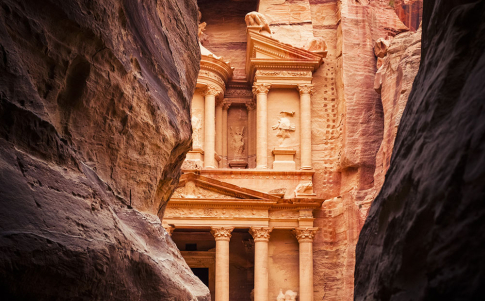 El Khaznah, o el Tesoro, es uno de los edificios más icónicos de Petra