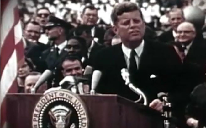 Kennedy durante su discurso en la Universidad Rice en 1962